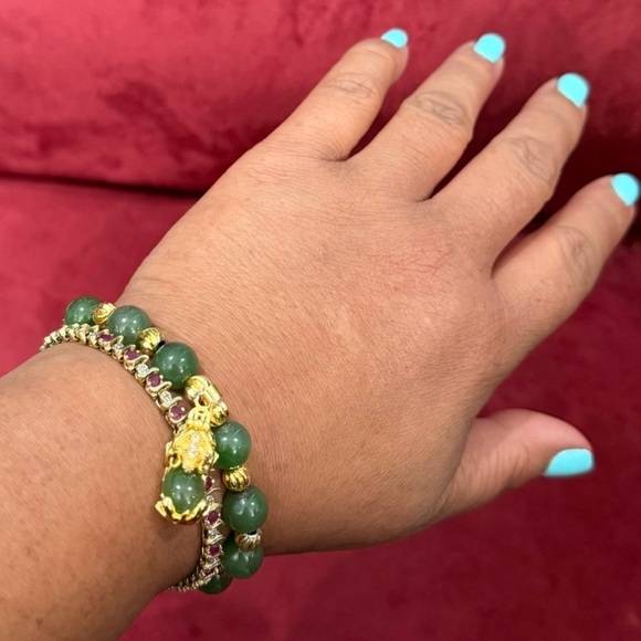 👑✅PRICE FIRM✅ LUCKY🍀 Faux Jade Pixiu Stretch Bracelet - Picture 10 of 17